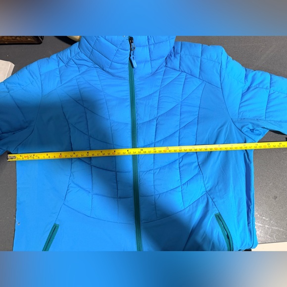 Marmot Women's Sky Blue Puffer Jacket - Picture 11 of 12